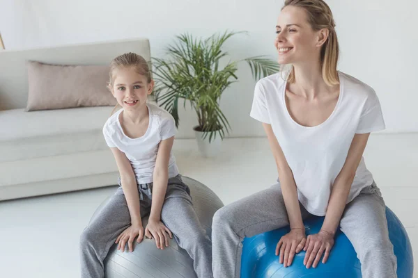 Happy Mother Daughter Sitting Fit Balls Home — Stock Photo, Image