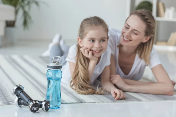 Happy Sportive Mother Daughter Lying Yoga Mats Training — Stock Photo, Image
