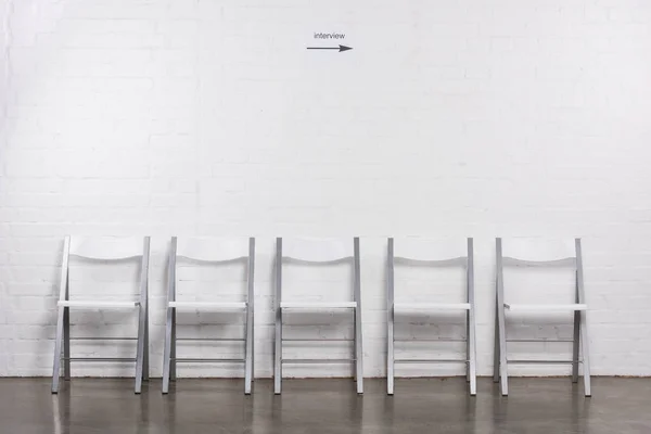 Vista Perto Cadeiras Vazias Organizadas Salão Para Visitantes Entrevista Emprego — Fotografia de Stock