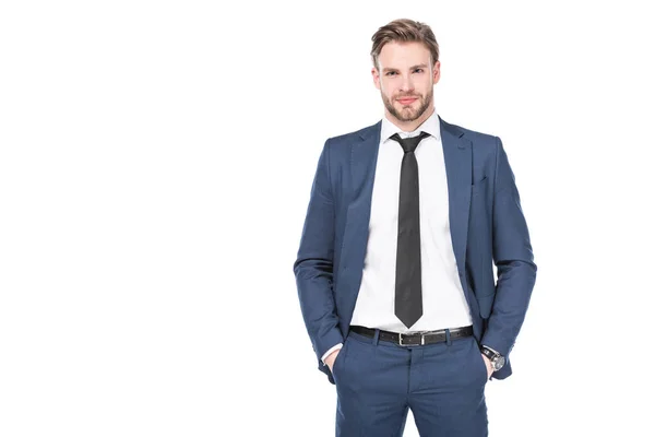 Retrato Hombre Negocios Caucásico Traje Con Las Manos Bolsillos Aislados — Foto de Stock