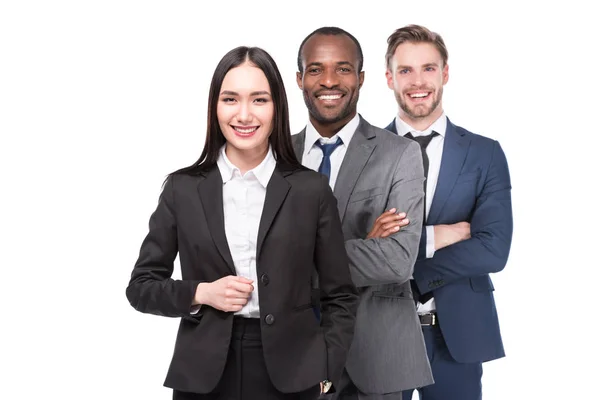 Retrato Jovens Empresários Multiculturais Sorridentes Ternos Isolados Branco — Fotografia de Stock