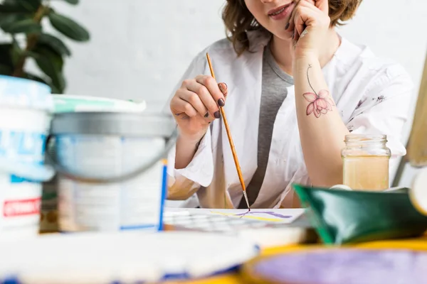 Young Inspired Girl Making Paint Samples Light Studio — Stock Photo, Image