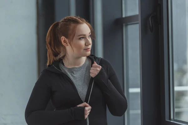 Chica Con Sobrepeso Usando Ropa Deportiva Gimnasio — Foto de Stock