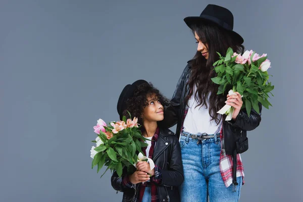 Beautiful Mother Daughter Beautiful Bouquets Isolated Grey — Stock Photo, Image