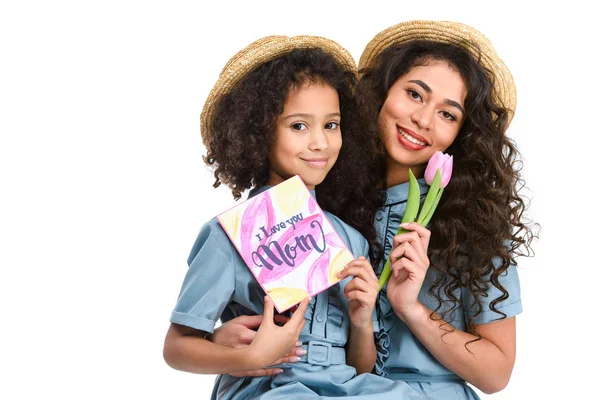 Hermosa Madre Hija Con Tarjeta Felicitación Del Día Las Madres — Foto de Stock