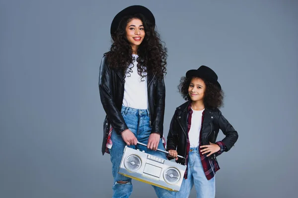 Mother Daughter Retro Boombox Isolated Grey — Stock Photo, Image