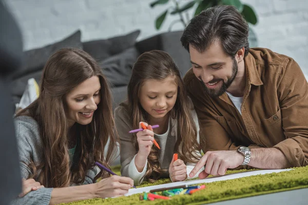 Familia feliz — Foto de Stock