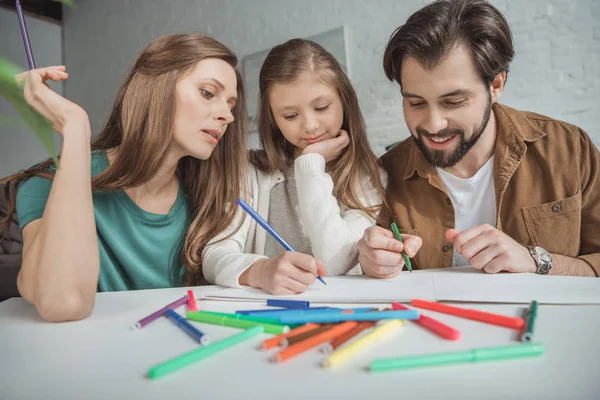 Dibujo Familiar Con Rotuladores Casa — Foto de Stock