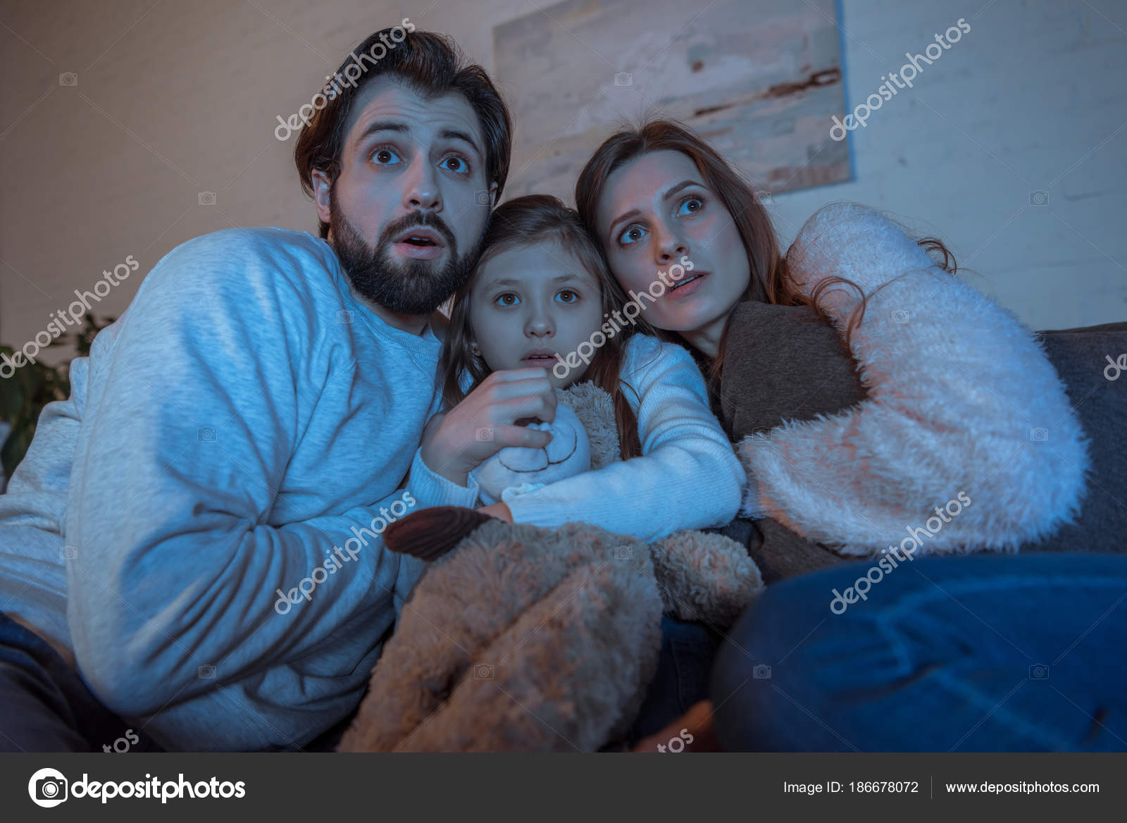 Испуганная Семья Стоковое Фото ©AllaSerebrina 186678072