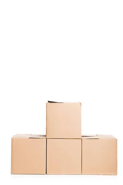 Στοίβα Από Κουτιά Από Χαρτόνι Απομονώνονται Λευκό — Φωτογραφία Αρχείου