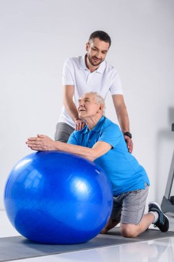 Komuta sizde fitness Ball için rehabilitasyon terapist yapma Masaj