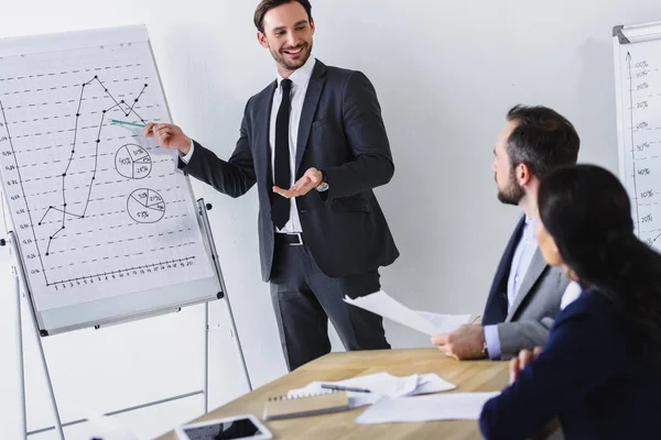 Businessman Presenting Project Colleagues Office — Stock Photo, Image