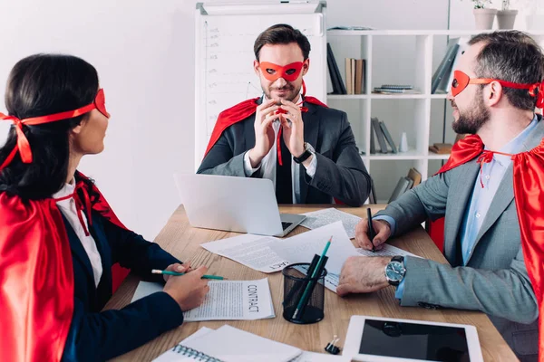 Super Businesspeople Masks Capes Meeting Office — Stock Photo, Image