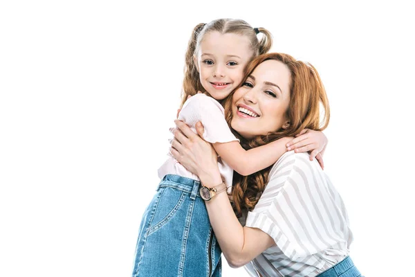 Hermosa Madre Feliz Hija Abrazando Sonriendo Cámara Aislada Blanco —  Fotos de Stock