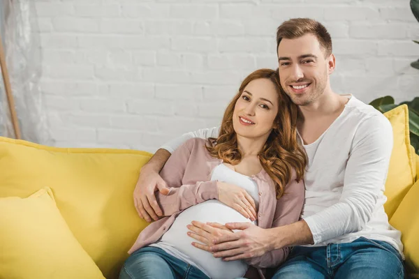 Pregnant couple — Stock Photo, Image