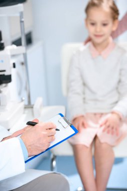 bir şey hasta panoya yazma göz doktoru görüntü kırpılmış