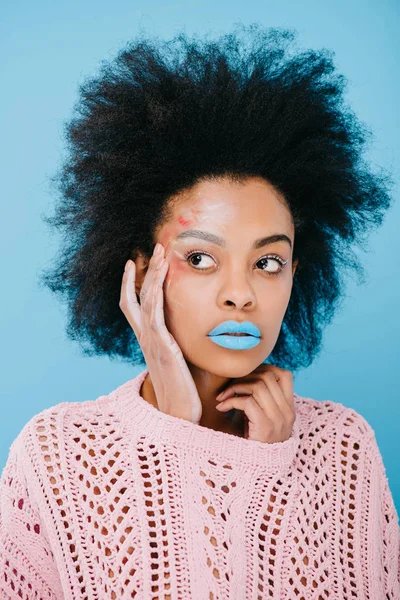 Beautiful Young Woman Creative Makeup Sweater Blue — Free Stock Photo
