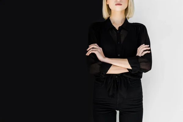 Cropped Image Stylish Blonde Woman Black Clothes Standing Crossed Arms — Stock Photo, Image