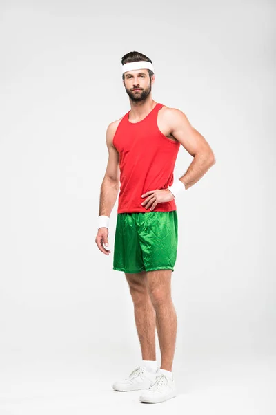 Kaukasische Sportman Poseren Retro Sportkleding Geïsoleerd Wit — Stockfoto