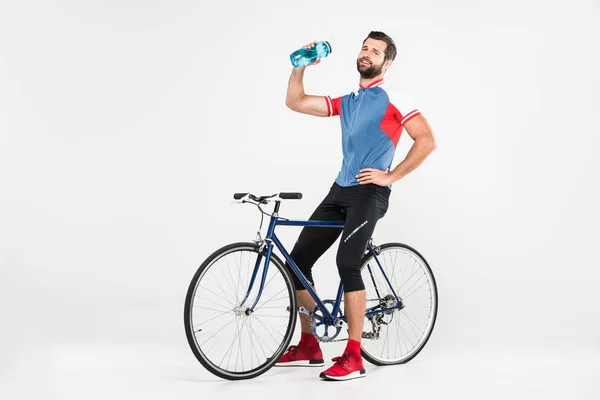 Sportler Mit Fahrrad Mit Sportflasche Isoliert Auf Weiß — Stockfoto
