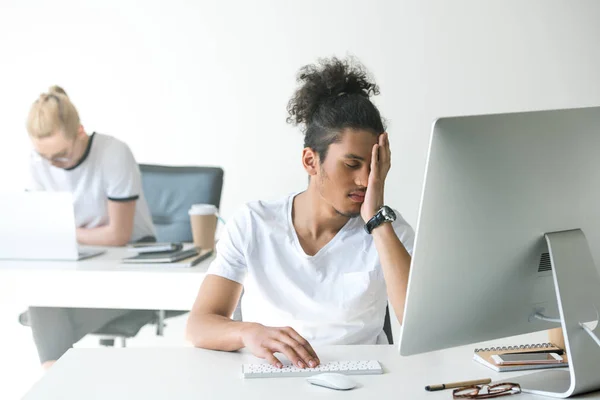 Tired Young African American Man Working Desktop Computer Office — Stock Photo, Image