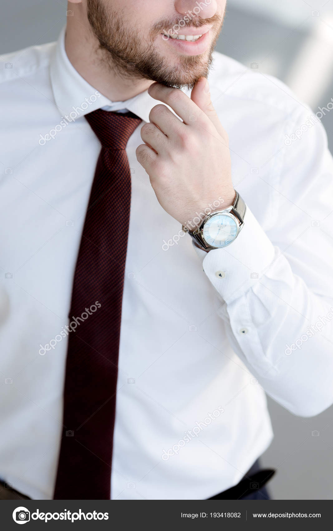 Vista Parcial Del Hombre Negocios Corbata Reloj — Foto de stock