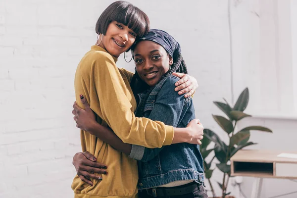 Young Multicultural Female Friends Hugging Each Other — Stock Photo, Image