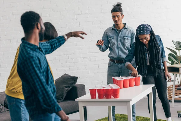 Multiethnic Group Friends Playing Beer Pong Table — Stock Photo, Image