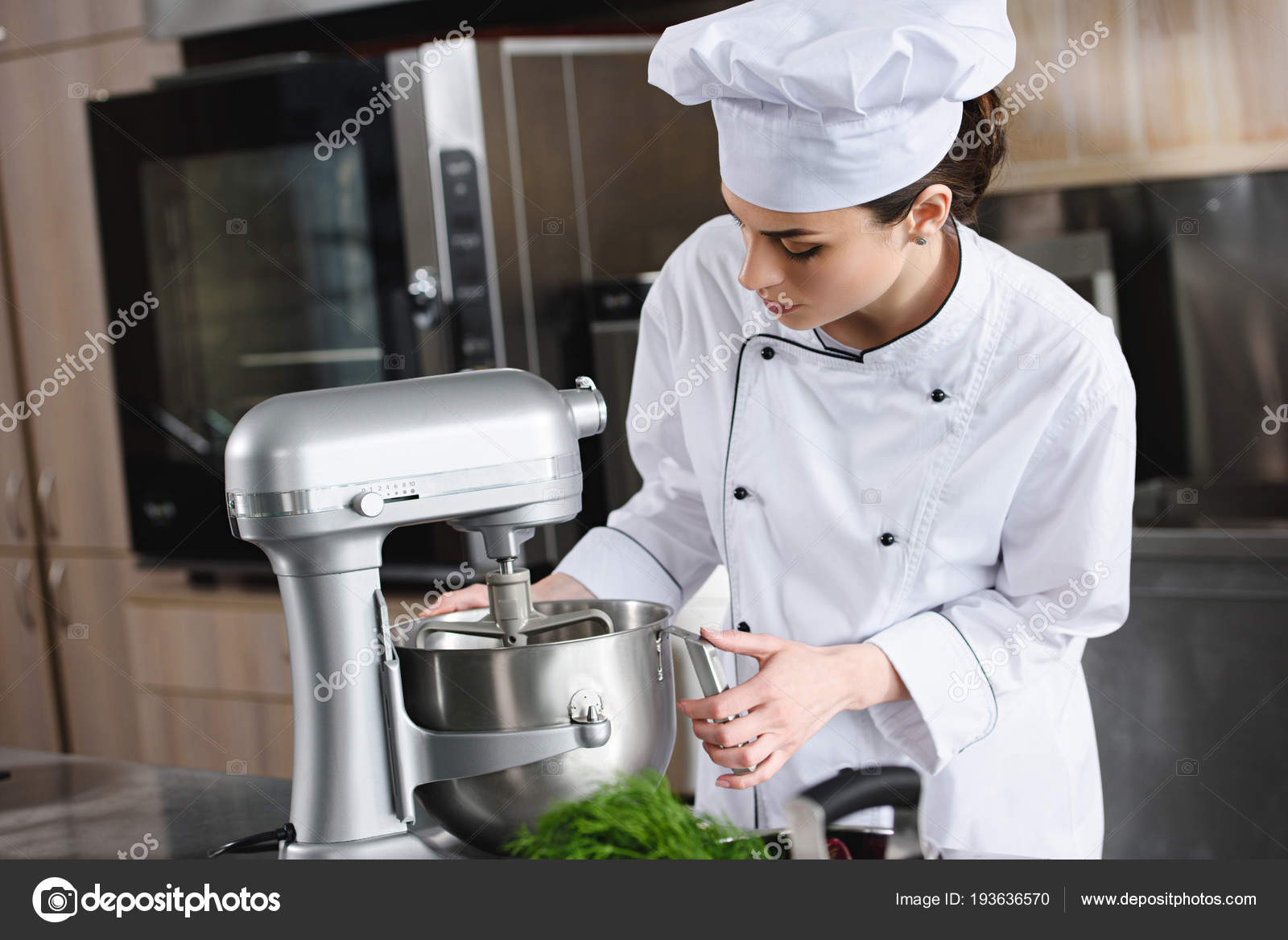 genius Arrangement Hover Attractive Chef Using Blender Restaurant Kitchen Stock Photo by  ©AllaSerebrina 193636570