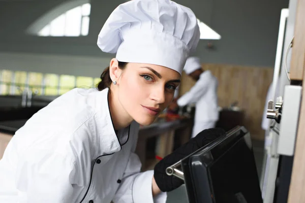 Woman Chef Checking Baking Oven African American Cook Kitchen — Stock Photo, Image