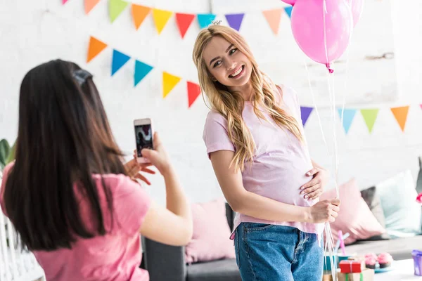 Girl Taking Photo Pregnant Friend Baby Shower Party — Stock Photo, Image