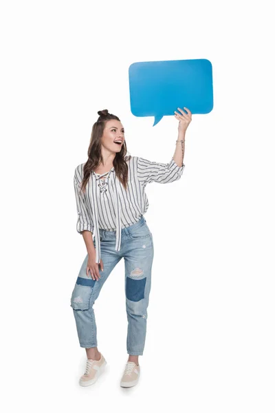 Mujer sosteniendo el habla burbuja - foto de stock