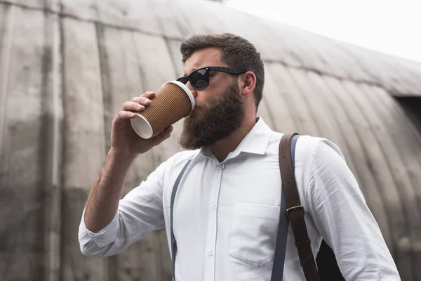 Hombre bebiendo café — Stock Photo