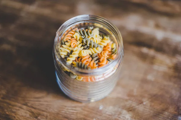 Італійські макарони у jar — стокове фото