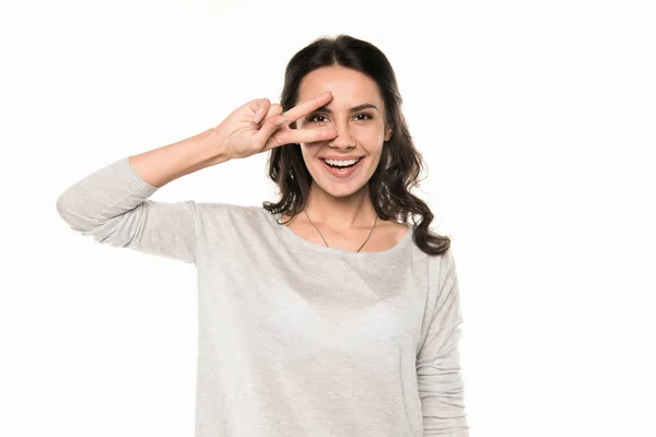 Frau mit Friedenssymbol — Stockfoto