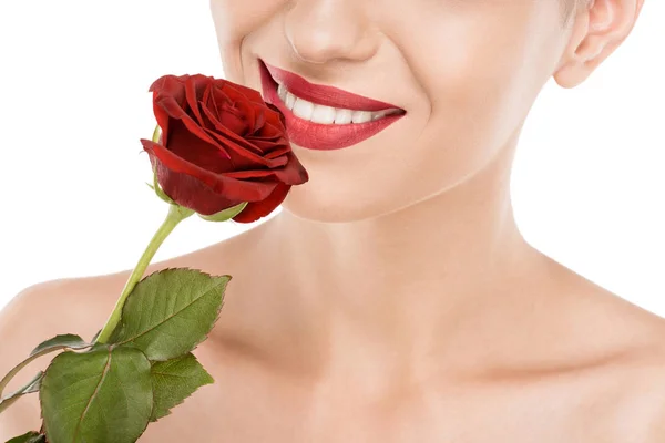 Frau mit roter Rose — Stockfoto