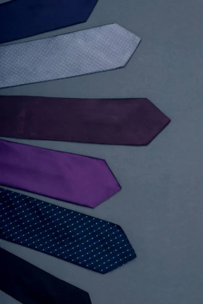 Verschiedene Krawatten arrangiert — Stockfoto