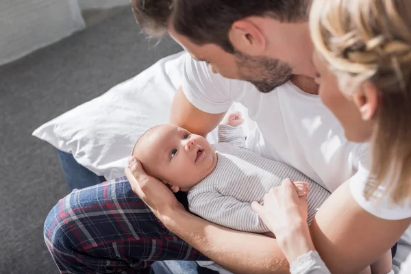 Genitori con bambino — Foto stock