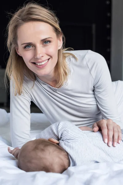 Mother with sleeping baby — Stock Photo