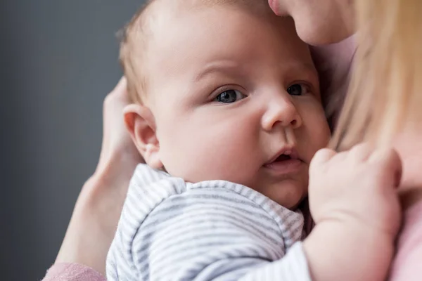 Petit garçon bébé — Photo de stock