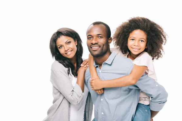 Счастливые африканские американские родители с дочерью — стоковое фото