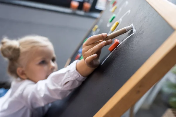 Bambino che studia numeri — Foto stock