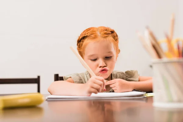 Little girl drawing — Stock Photo