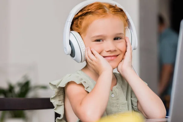 Listening music — Stock Photo