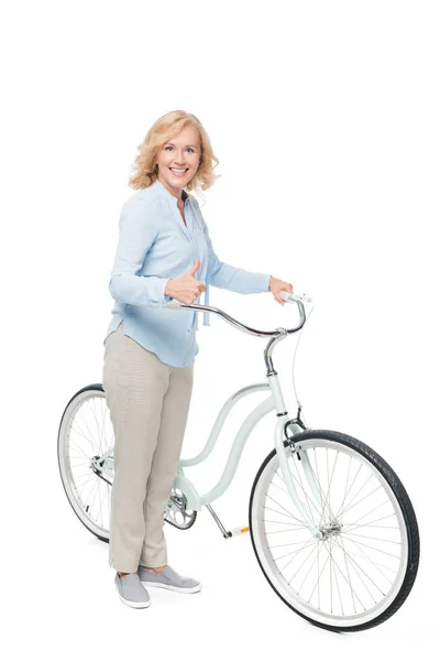 Frau mit Fahrrad — Stockfoto