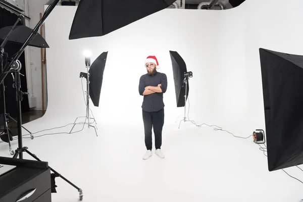 Caucásico hombre en foto estudio - foto de stock