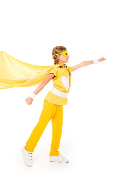 Menina super-herói com capa acenando — Fotografia de Stock