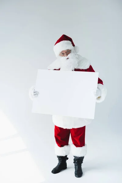 Santa con banner en blanco - foto de stock