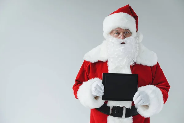 Papai Noel com tablet digital — Fotografia de Stock