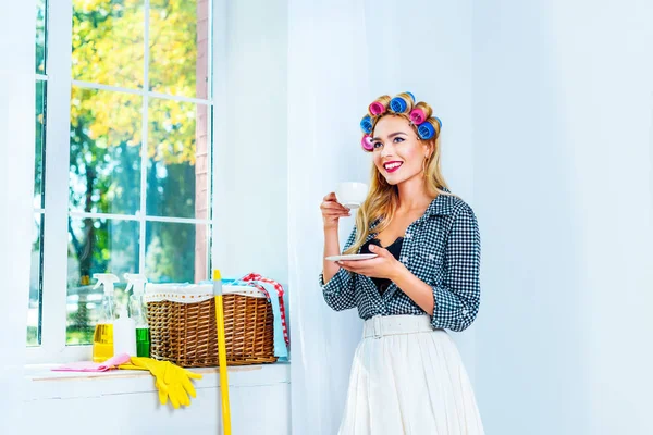 Housewife having coffee break — Stock Photo